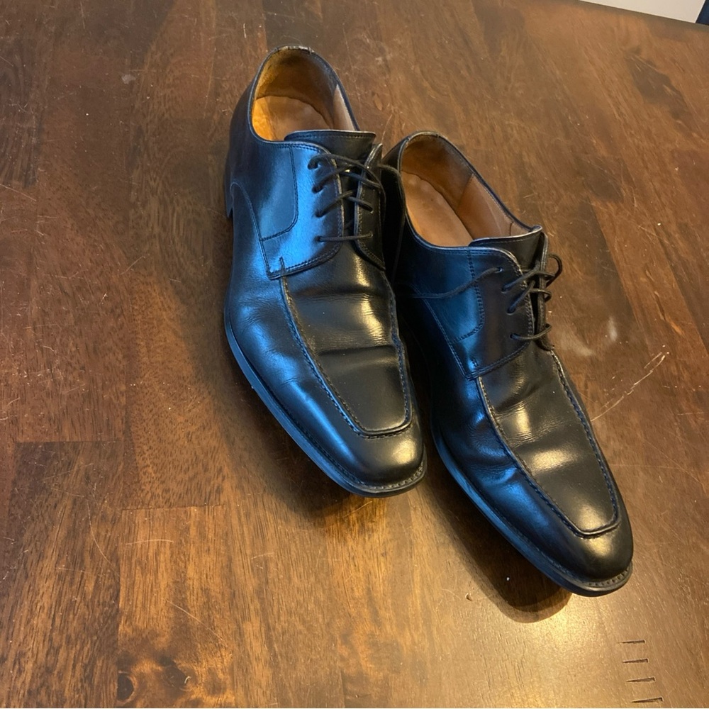 Magnanni Black Leather Oxfords